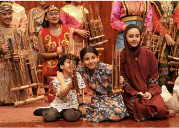 Keren !!! Tim Muhibah Angklung Jabar tampil di Cultural Palace Arab Saudi