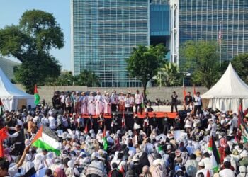 Massa gelar aksi Bela Palestina di depan Kedubes AS