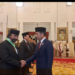 Presiden beri penghargaan 64 tokoh, mulai Surya Paloh, Prabowo Subianto, hingga Erick Thohir